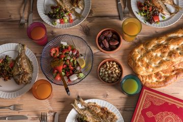 Menu sahur sehat untuk pemilik berat badan berlebih.