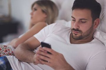 Suami Kepergok Nonton Video Porno? Ini yang Perlu Kamu Lakukan ...
