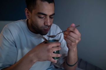 Hukum Makan Sahur Jauh Dari Waktu Adzan Subuh, Juga Dampaknya Bagi Kesehatan