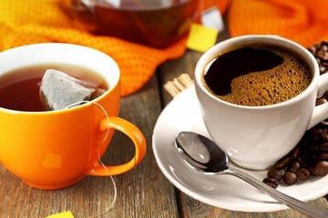 makanan yang berbahaya dikonsumsi dengan teh dan kopi