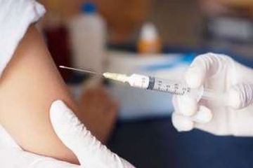 Vaksin HPV diberikan gratis pada anak perempuan kelas 5 dan 6 SD.