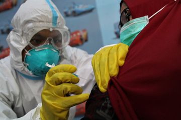 Pemerintah Indonesia wajib menyediakan vaksin Covid-19 halal.