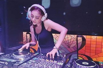 Aida Saskia divonis kanker payudara stadium tiga.