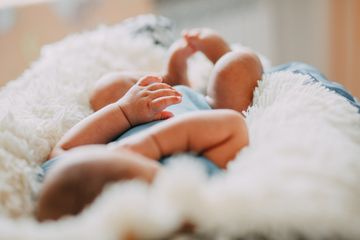 nama bayi perempuan yang punya arti cantik, cerdas, dan beruntung