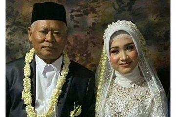 Pasangan beda usia H Sondani dan Via