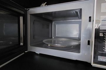 Wadah yang boleh dan tidak boleh dimasukkan ke microwave