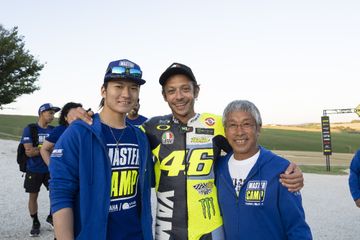 Roda Kehidupan Berputar Saat Valentino Rossi Latih Putra ...