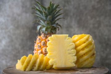 Nanas, buah berwarna kuning yang sarat manfaat kesehatan.