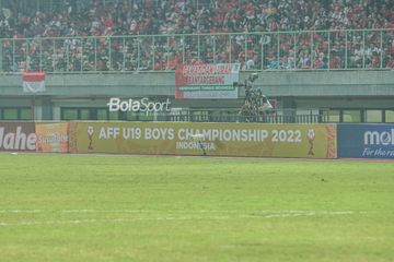 Antusias penonton menyaksikan pertandingan timnas U-19 Indonesia di Piala AFF U-19 2022.