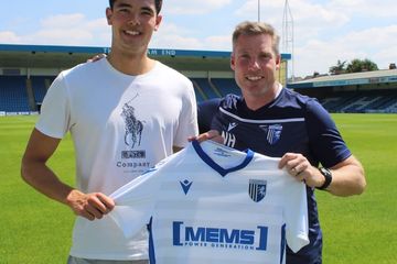 Bek timnas Indonesia, Elkan Baggott, resmi bergabung dengan Gillingham FC dari Ispwich Town dengan status pinjaman.