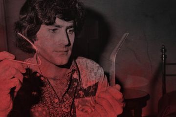 Fenomena Uri Geller Si Pembengkok Logam