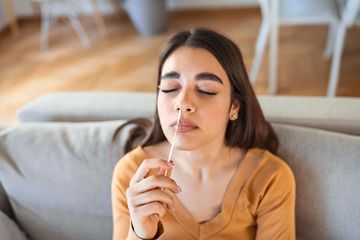 4 Bahaya Jika Melakukan Tes Swab Sendiri, Alatnya Bisa Patah di Dalam Hidung