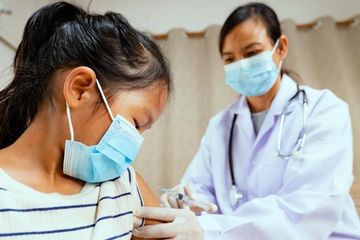 Penyuntikan Vaksin Booster untuk Anak, Kenali KIPI Khas yang Terjadi