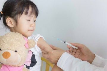 Jenis vaksin anak bagi si kecil yang berusia 3 tahun.