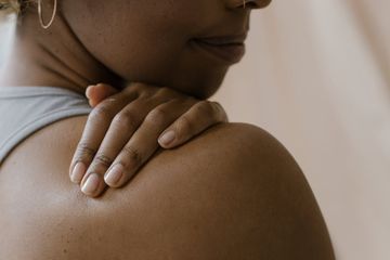 Jangan Dibiarkan! Sering Nyeri Pundak dan Leher Pertanda Beberapa Penyakit Serius ini