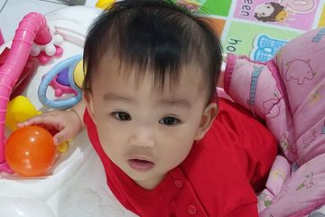 Rekomendasi minyak rambut bayi yang bagus digunakan.