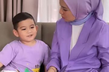 Anak Tya Ariestya Jatuh dari Tangga, Walhasil Kepalanya Benjol, Segera Lakukan Hal Ini
