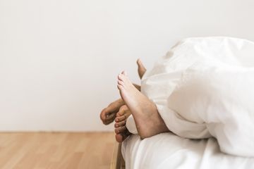 Posisi dan gaya bercinta yang iti-itu saja salah satu dari 7 kesalahan yang harus dihindari saat melakukan hubungan intim.