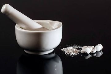 Penyalahgunaan obat dan kesalahan pemakaian dapat menimbulkan efek samping yang merugikan.