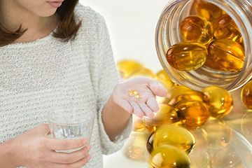 Kenali gejala kekurangan vitamin D yang perlu diketahui, berisiko sebabkan osteoporosis dan masalah imunitas tubuh.