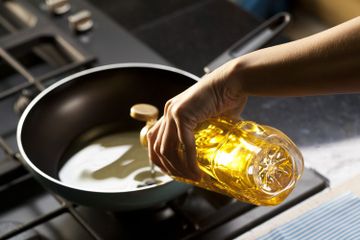 Minyak Goreng Kembali Mahal dan Mulai Langka Wajib Disyukuri, Bisa Mencoba Cara Masak Tanpa Minyak dan Digoreng 