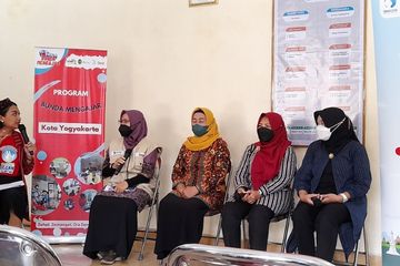 Pemberian edukasi kepada orangtua terkait pola makan gizi seimbang sebagai langkah pencegahan stunting di perkotaan.