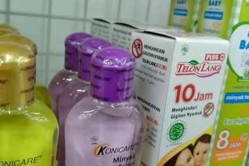 5 rekomendasi minyak telon bayi yang wangi dan juga aman digunakan bagi kulit sensitif.