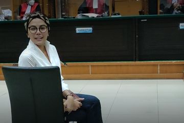 Nikita Mirzani dalam persidangan Senin (14/11/2022).