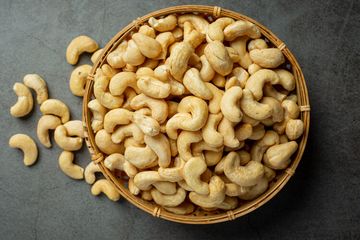 Bolehkah penderita asam urat makan kacang mete?
