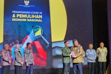 Rekam Jejak Indonesia Hadapi Pandemi yang Abstrak Diabadikan dalam Buku Covid-19 