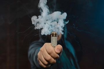 Rokok elektrik ternyata tidak lebih baik dari rokok tembakau yang dibakar.