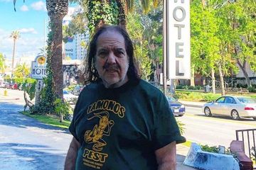 Ron Jeremy disebut alami gangguan mental hingga tak bisa diadili