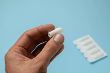 Obat ambeien dimasukkan ke dubur merupakan kombinasi minyak atau krim dengan obat.