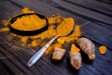 Kunyit dan Akar Licore,  Herbal yang Aman untuk Mengobati Hepatitis