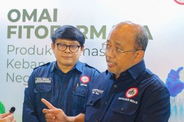 Ketua Umum PB IDI, Dr. dr. Adib Khumaidi, SpOT menjelaskan pentingnya peran dokter bagi obat asli Indoneisa.