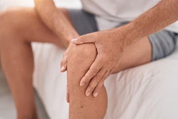 Waspadai, Ternyata Ini Penyebab Lutut Terasa Nyeri Saat Cuaca Dingin