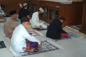 Penularan Covid-19 Masih Terjadi, Salat Tarawih Disarankan Tetap Pakai Masker