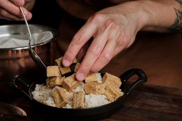 Tahu sehat untuk asam urat karena rendah kandungan purin.