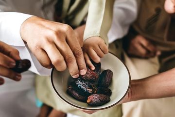 Makan Kurma Selama Ramadan? Hati-hati, Ini 6 Bahayanya Bila Berlebihan
