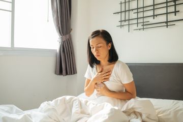 5 Cara untuk Mengatasi Asam Lambung yang Kambuh Saat Bangun Tidur