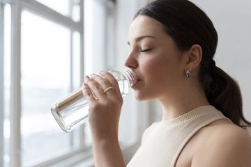 Apakah Kurang Minum Air Putih Sebabkan Gagal Ginjal? Ini Penjelasannya