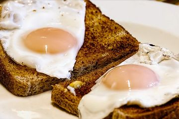Pola Makan yang Baik Bagi Penderita Asam Lambung, Jangan Lewatkan Sarapan