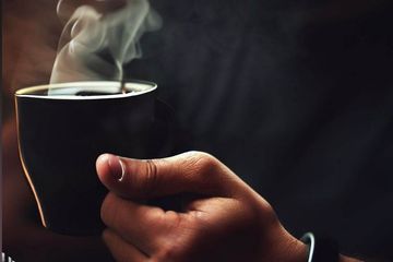 Benarkah kopi menimbulkan noda hitam pada gigi?