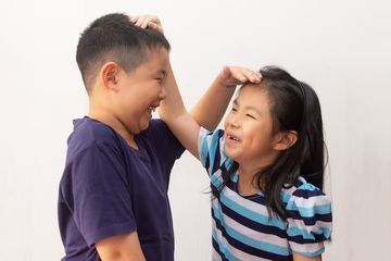 Ciri anak stunting dapat diketahui secara langsung dan melalui pemeriksaan rutin ke Posyandu.