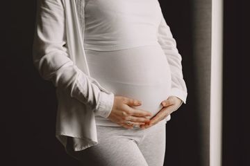 Kenali titik pijat ibu hamil berikut ini