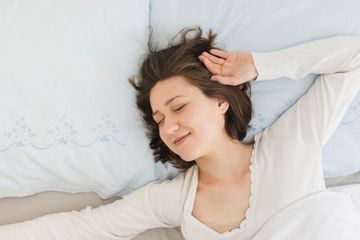 Fakta tentang larangan tidur dengan rambut basah.