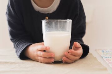 Perbedaan intoleransi laktosa dan alergi susu sapi