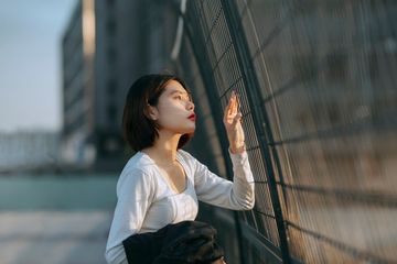 Kesehatan mental seorang introvert juga perlu diperhatikan agar tetap bahagia.