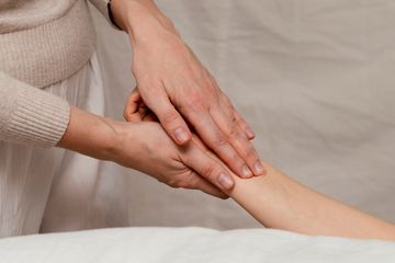 Inilah beberapa titik pijat insomnia.