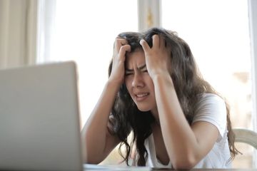 Cara menjaga kesehatan mental setelah di-PHK